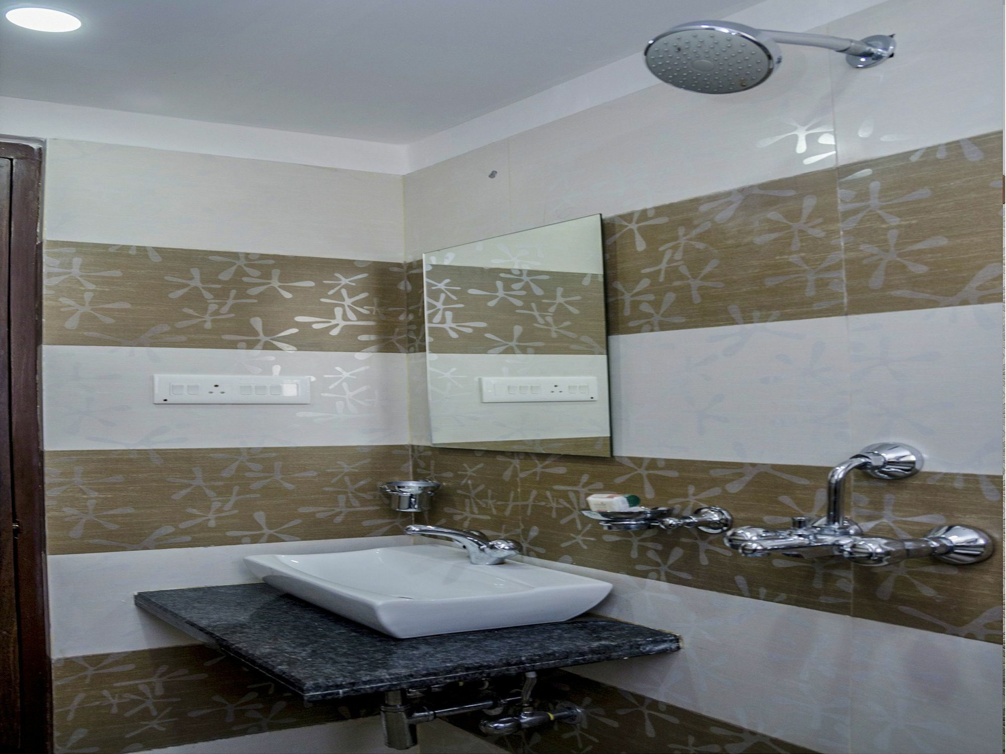 Super Hotel O New Town Near Axis Mall Formerly Spandan Inn Колката Екстериор снимка